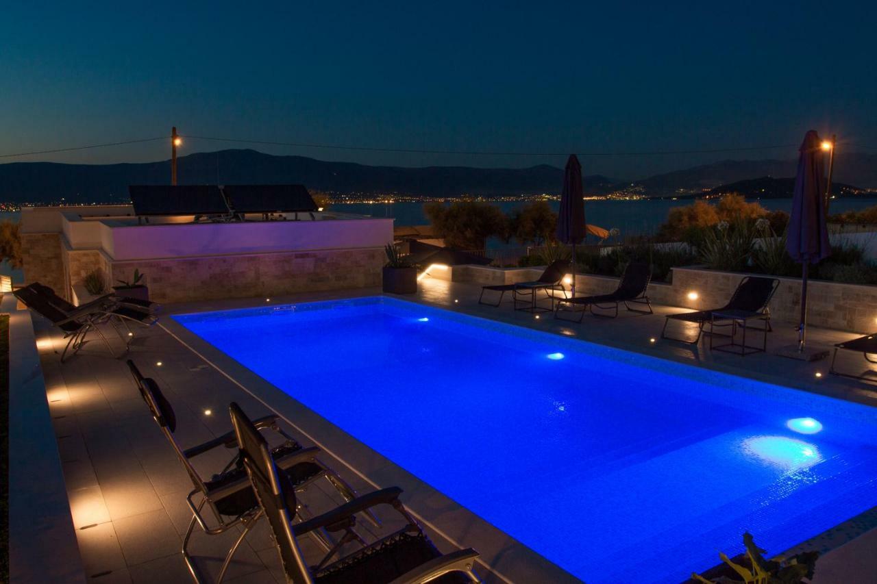 Luxury Poolside Villa Slatine Exterior photo